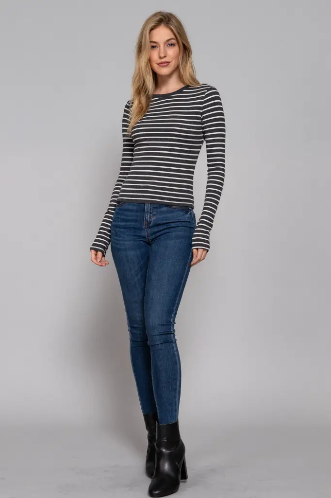 T14037CHARCOALWHITE_1.webp