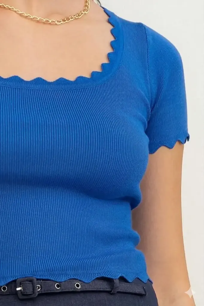 Scallop Edge Sleeveless Crop Sweater
TW1000/2512